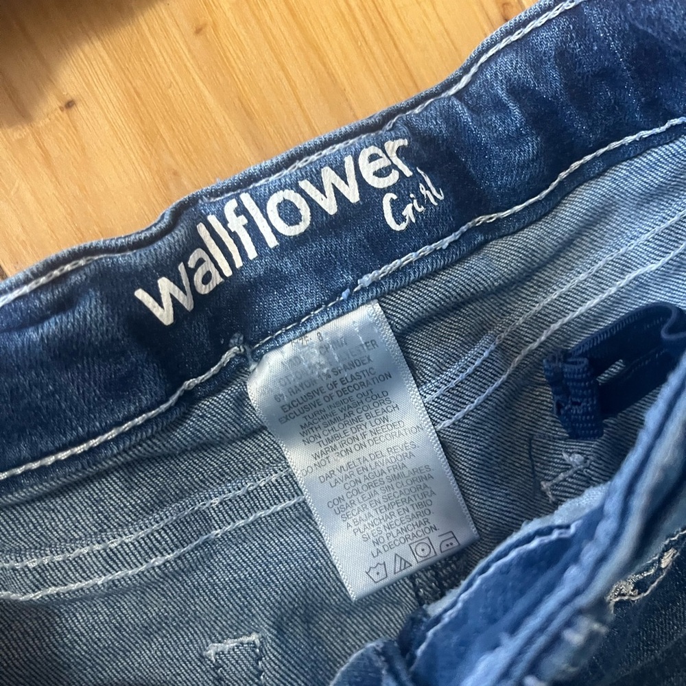 Lot!! Wallflower girls Denim Shorts 3 pair- Dark Blue, Medium Blue, Light Blue - Picture 6 of 9
